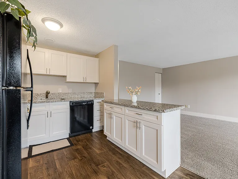 Moreland Place Apartments — Photo 17