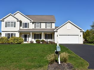 16 Split Rail Run, Penfield, NY 14526