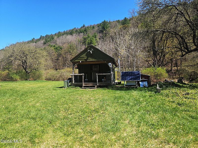 3rd image of 915 Mill Valley Road