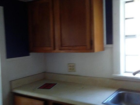 4th image of 1031 Fournier Ave