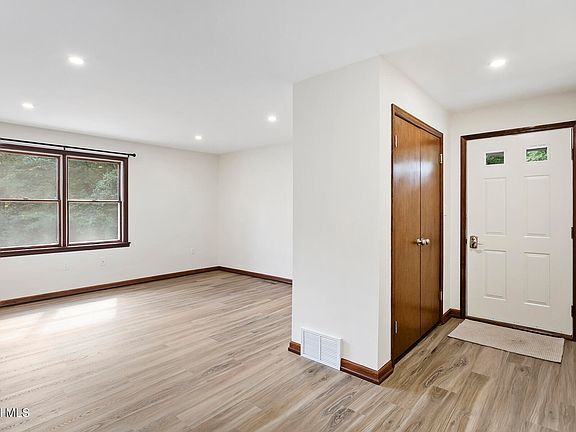 4th image of 62A Devitt Rd