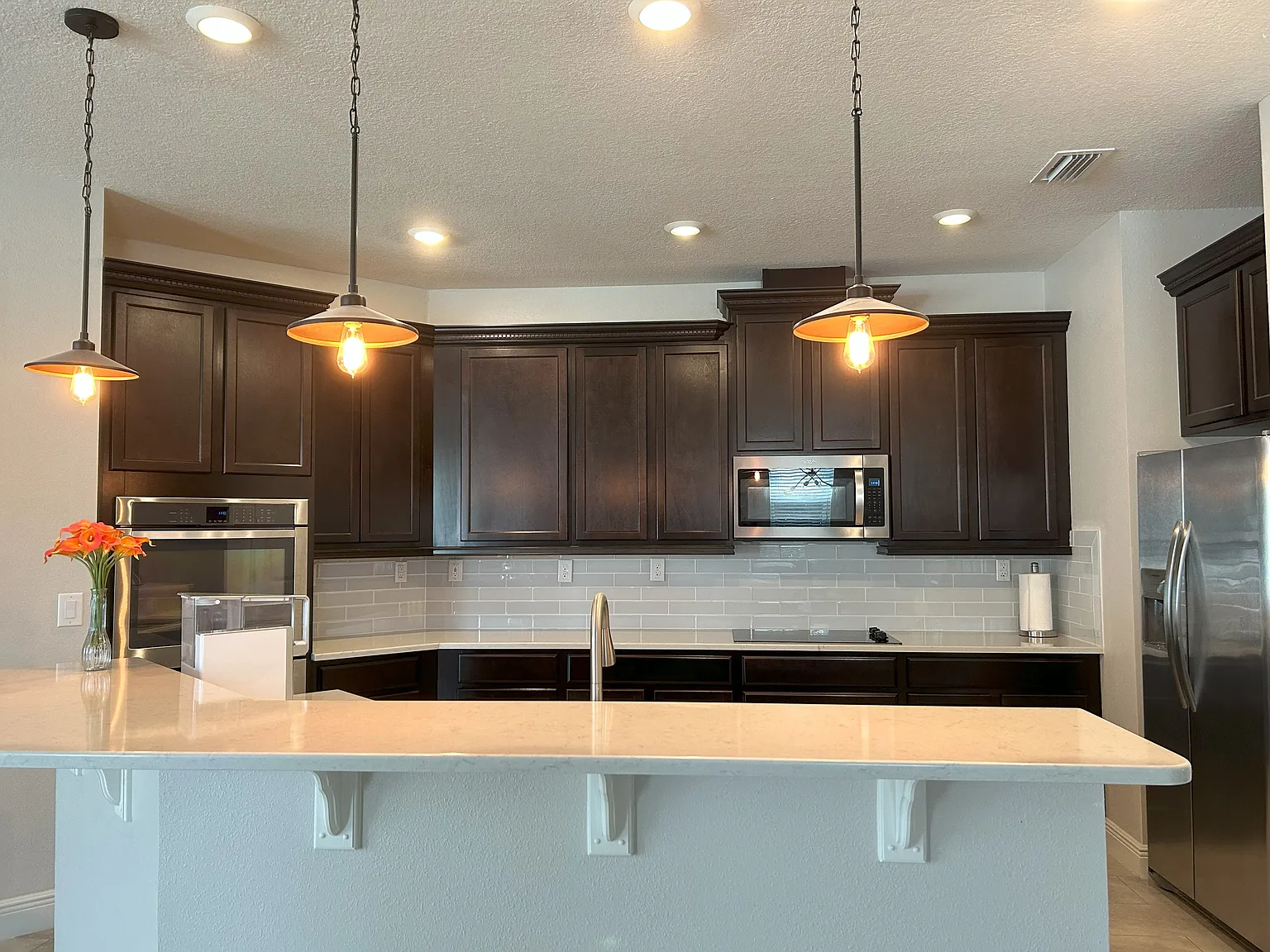 4 bed, 2003 sqft, $2,900 — Photo 4