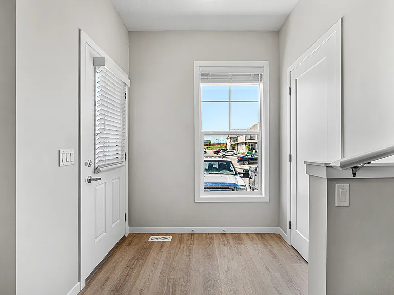 320 Heartland Cres — Photo 25