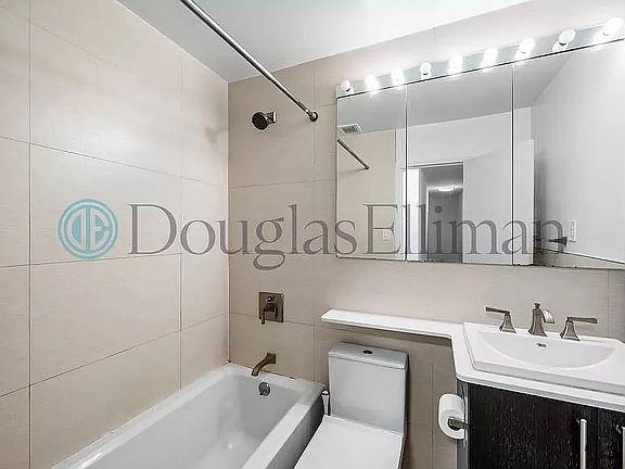 5th image of 295 Park Ave S APT 5F
