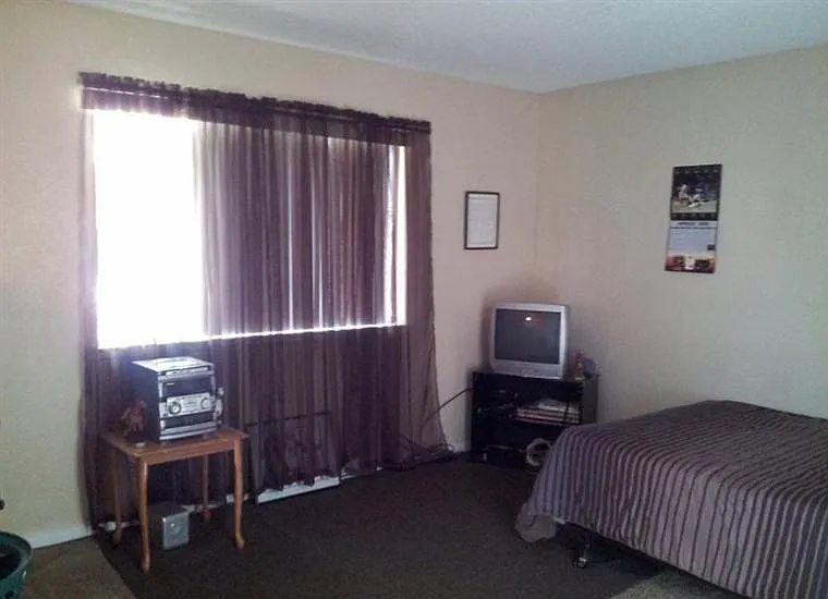 2 bed, 1124 sqft, $2,200 — Photo 3