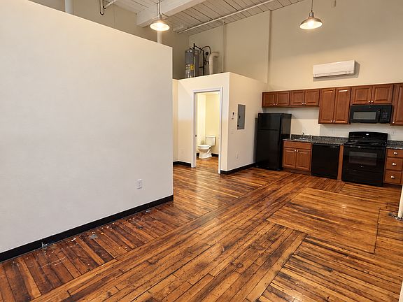 3rd image of 560 Mineral Spring Ave APT 1-212