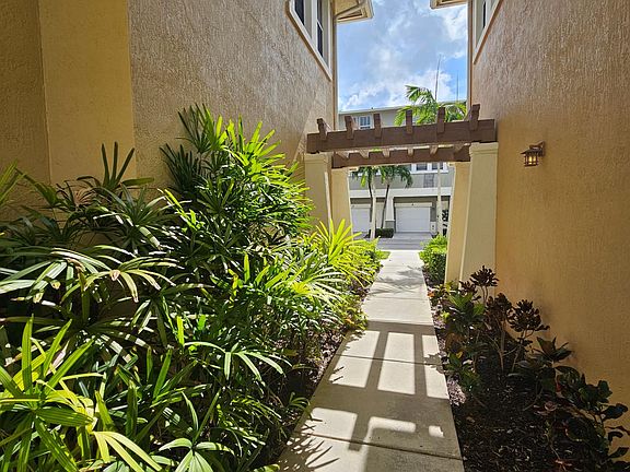 5th image of 779 Marina Del Ray Ln Unit 3