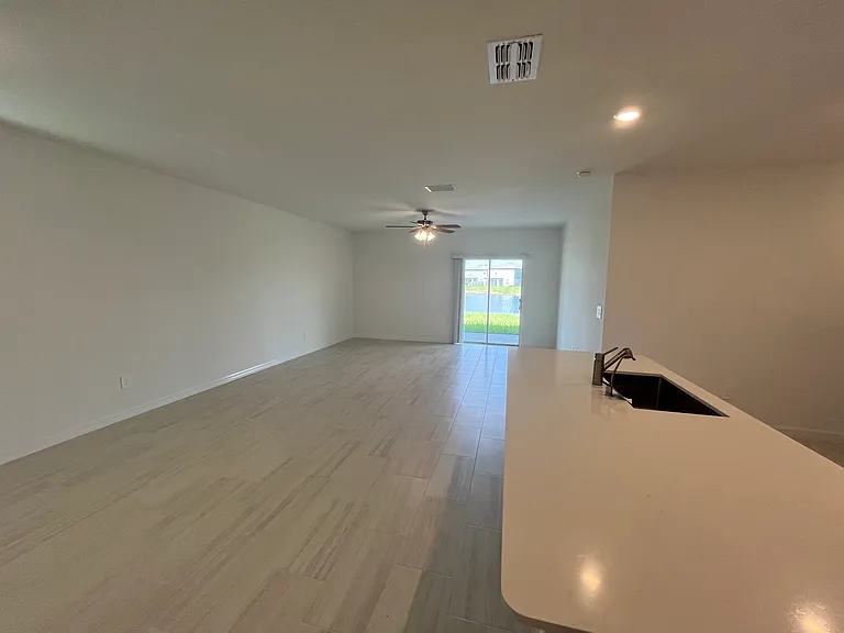 11317 Radiant Shore Loop — Photo 2
