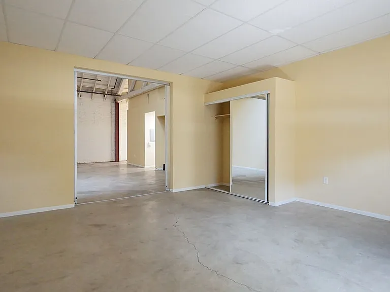 922 W 23rd St #103 — Photo 11