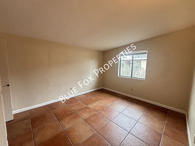 729 N Alamo Ave — Photo 14