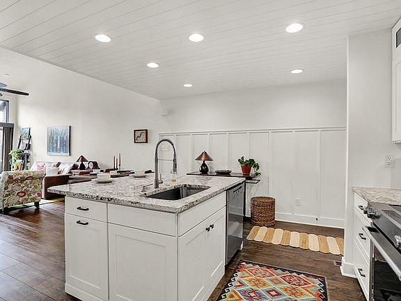 3rd image of 11449 Leander Ln