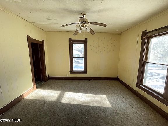 5th image of 713 2nd Ave S
