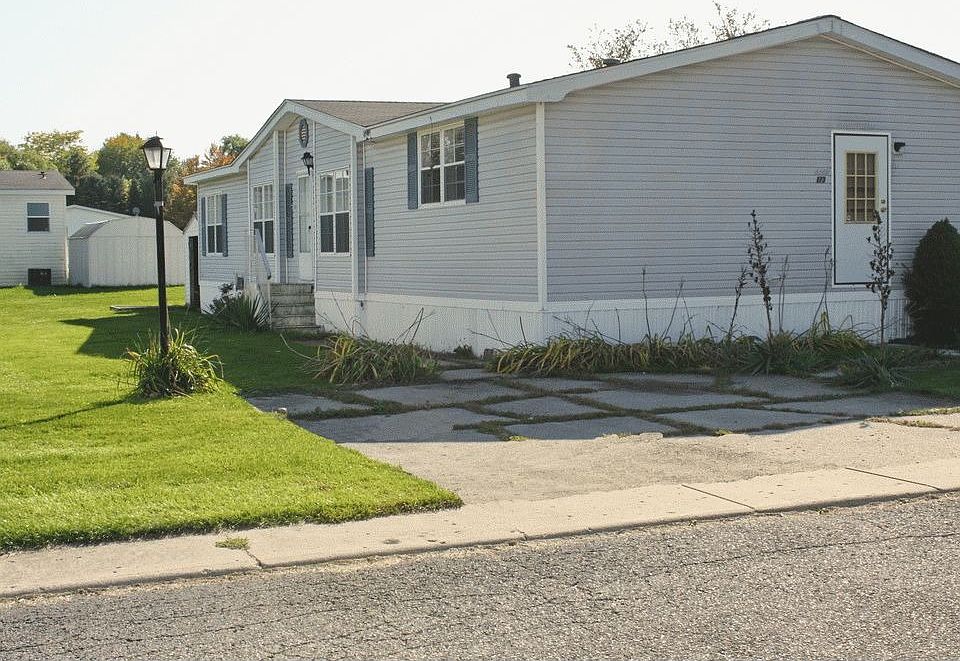 1st image of 173 Blue Spruce Ln