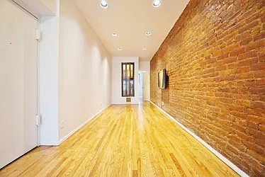 Rented by Best Apartments North Inc