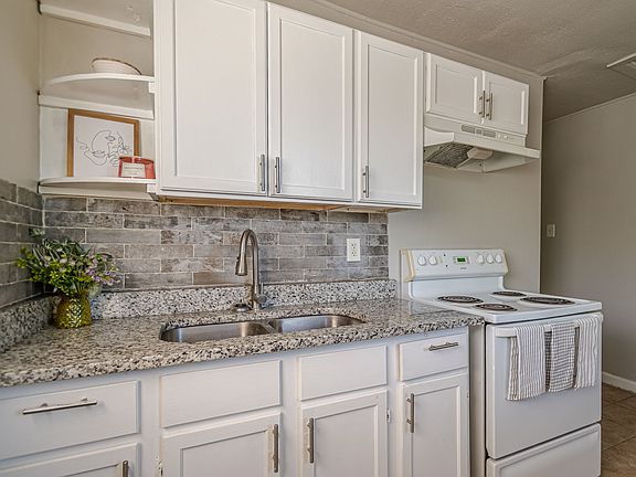 4th image of 2323 Arbor Pl #1