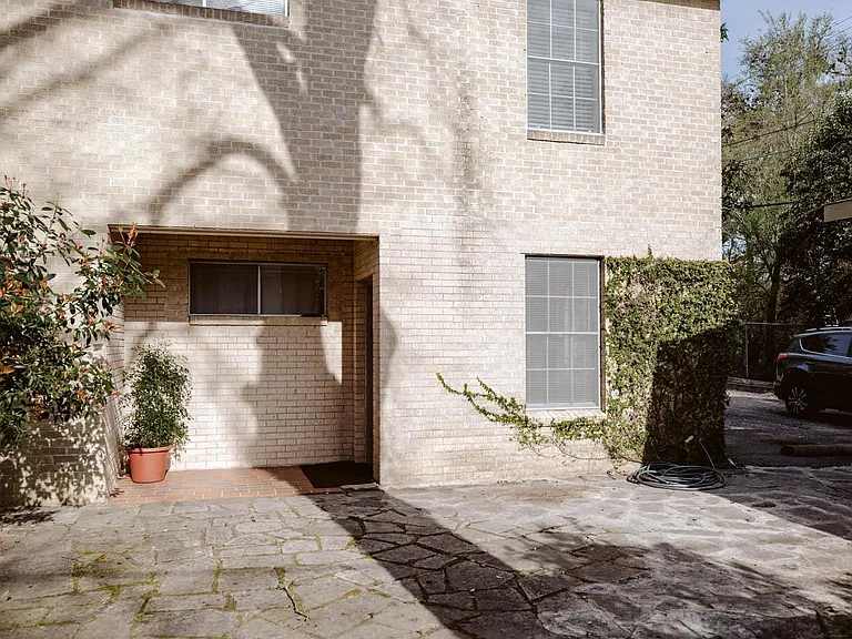 3506 Enfield Rd #106 — Photo 4