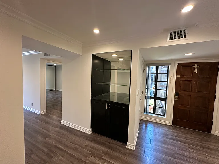 248 W Loraine St #201 — Photo 7
