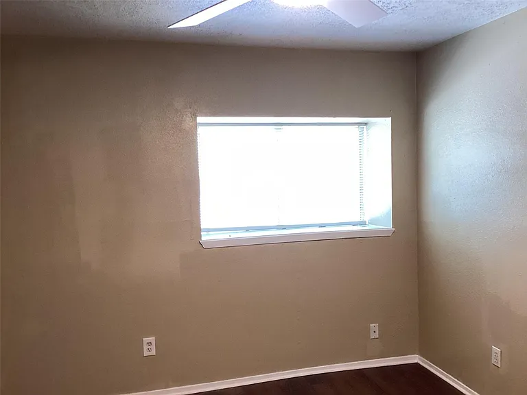 15831 Bazelbriar Ln — Photo 10