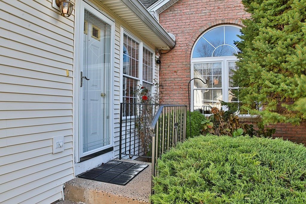 26 Castle Hill Rd D, Agawam, MA 01001 Zillow