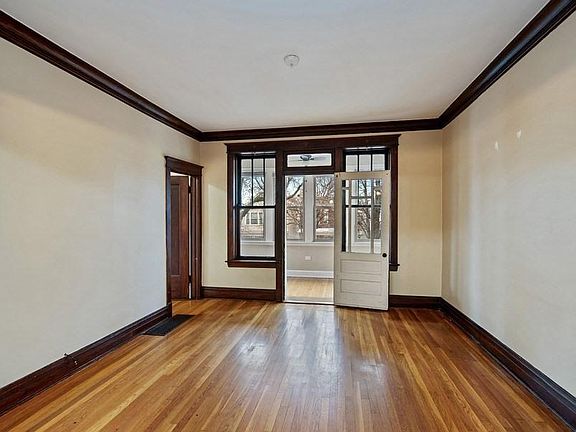 2nd image of 2526 W Eastwood Ave Unit 2