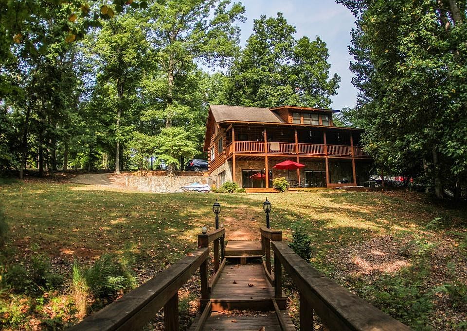 1st image of 140 Boyd Dr