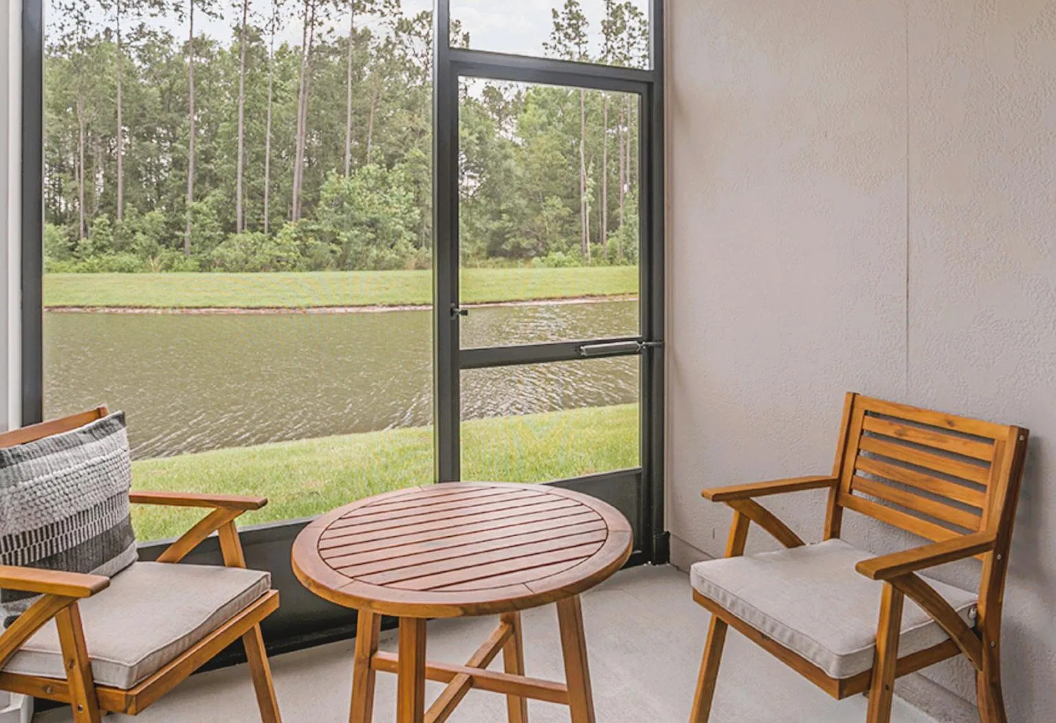 3 bed, 2.5 bath, 1722 sqft, $2,300 — Photo 3