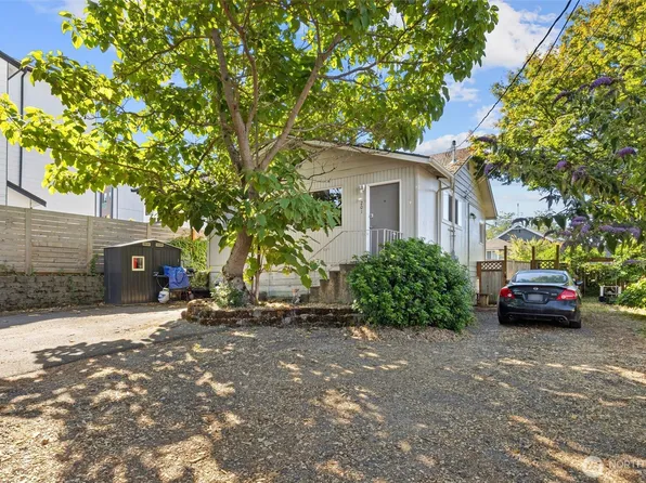 201 N 101st Street, Seattle, WA 98133