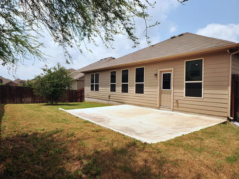 5496 Devonwood St — Photo 16