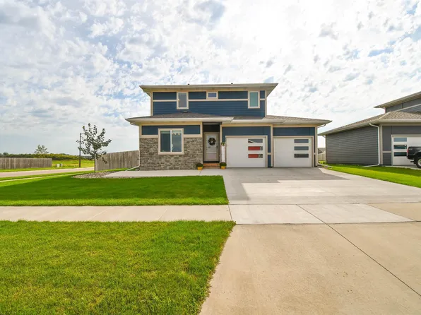 234 Creekside Ave, Harrisburg, SD 57032