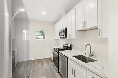 2717 Columbia St #102 — Photo 2