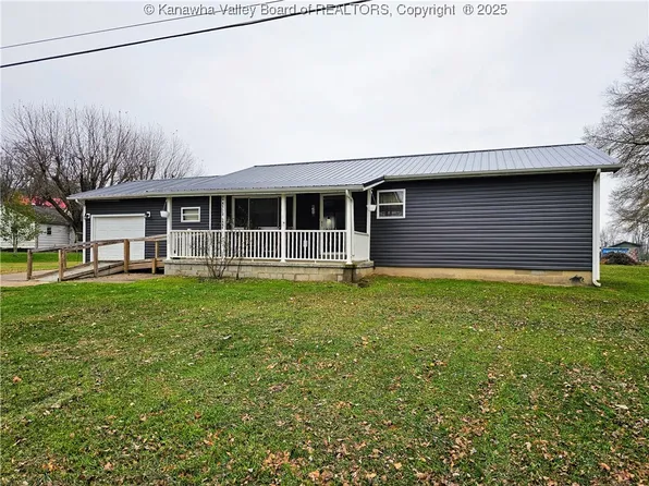 96 Kelly Ln, Gallipolis Ferry, WV 25515