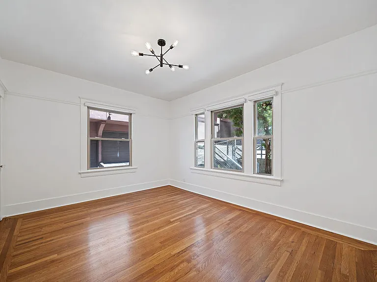 1048 Union St #17 — Photo 13