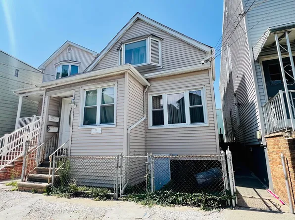 96 W 18th St, Bayonne, NJ 07002