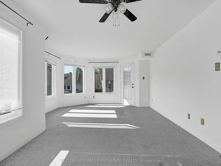 492 Laclie St #204 — Photo 2