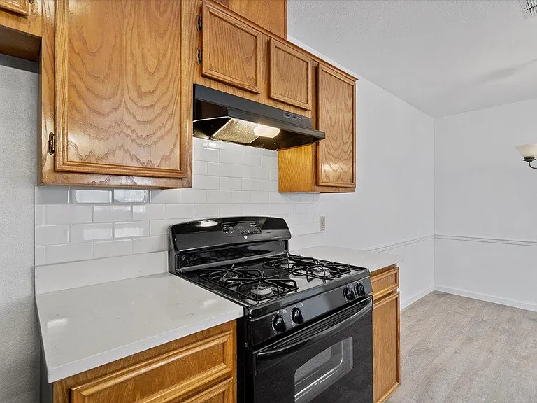 1312 Zephyr Ln — Photo 10