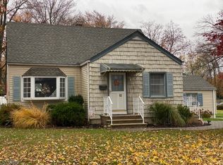 12 Ridgeview Ter, Clark, NJ 07066