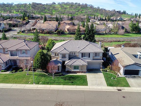 3rd image of 821 Fairchild Ct