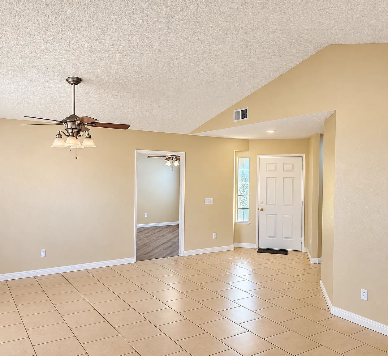 4 bed, 1389 sqft, $2,825 — Photo 3
