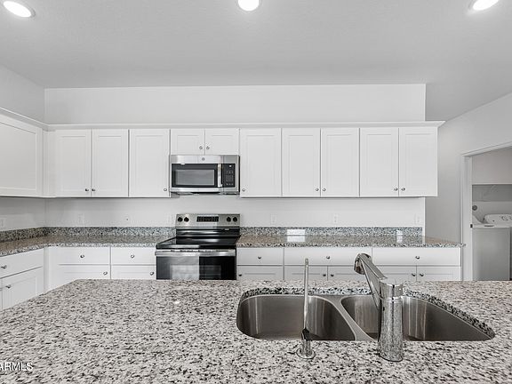 2nd image of 10120 W DEVONSHIRE Avenue