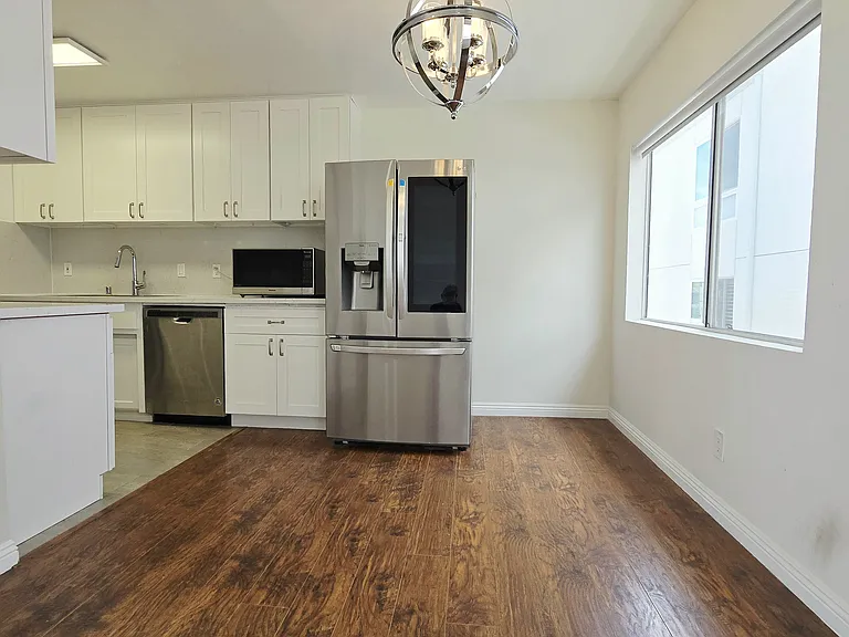 1559 Armacost Ave #302 — Photo 19