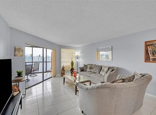 7250 Fairfax Dr #302, Tamarac, FL 33321