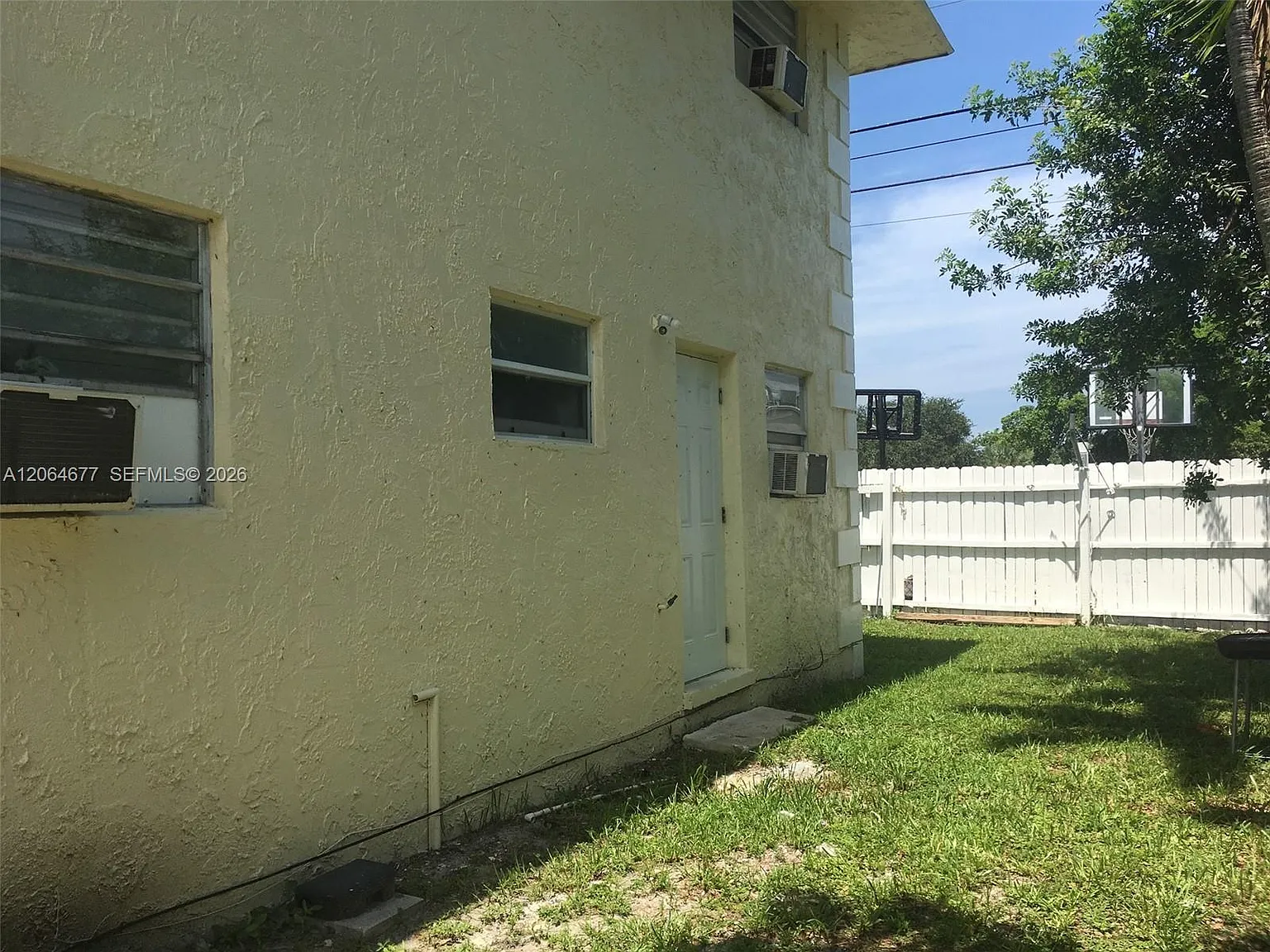 1 bed, 1.0 bath, 6377 sqft, $1,280 — Photo 3