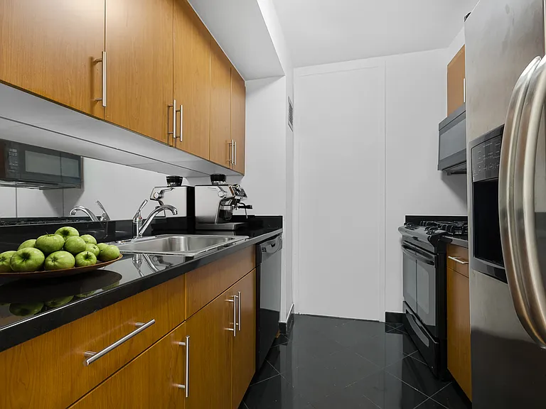 265 E 66th St #20A — Photo 12