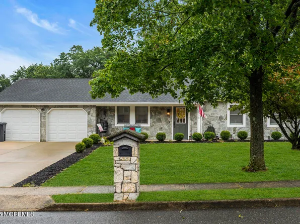 520 Delos Drive, Toms River, NJ 08753