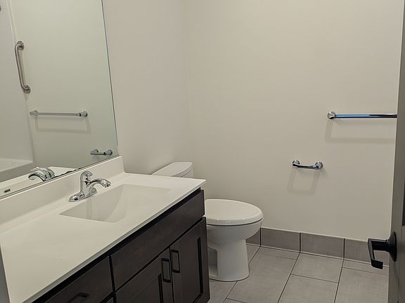 5th image of 415 Martin Luther King Jr St SE Suite 205