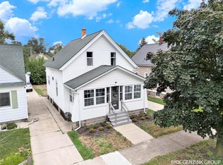 299 W 18th St, Holland, MI 49423