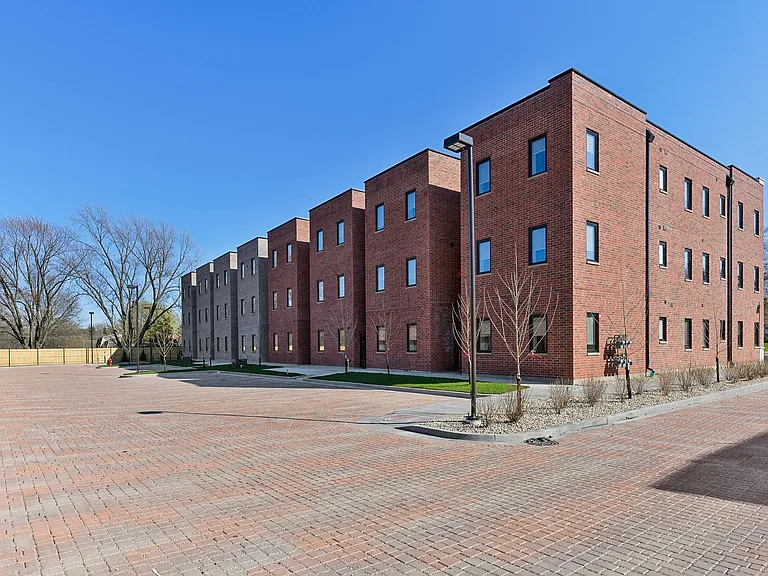 Roselle Station Apartments — Photo 17