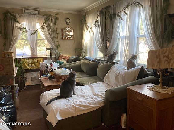 3rd image of 152 Chapel Hill Road