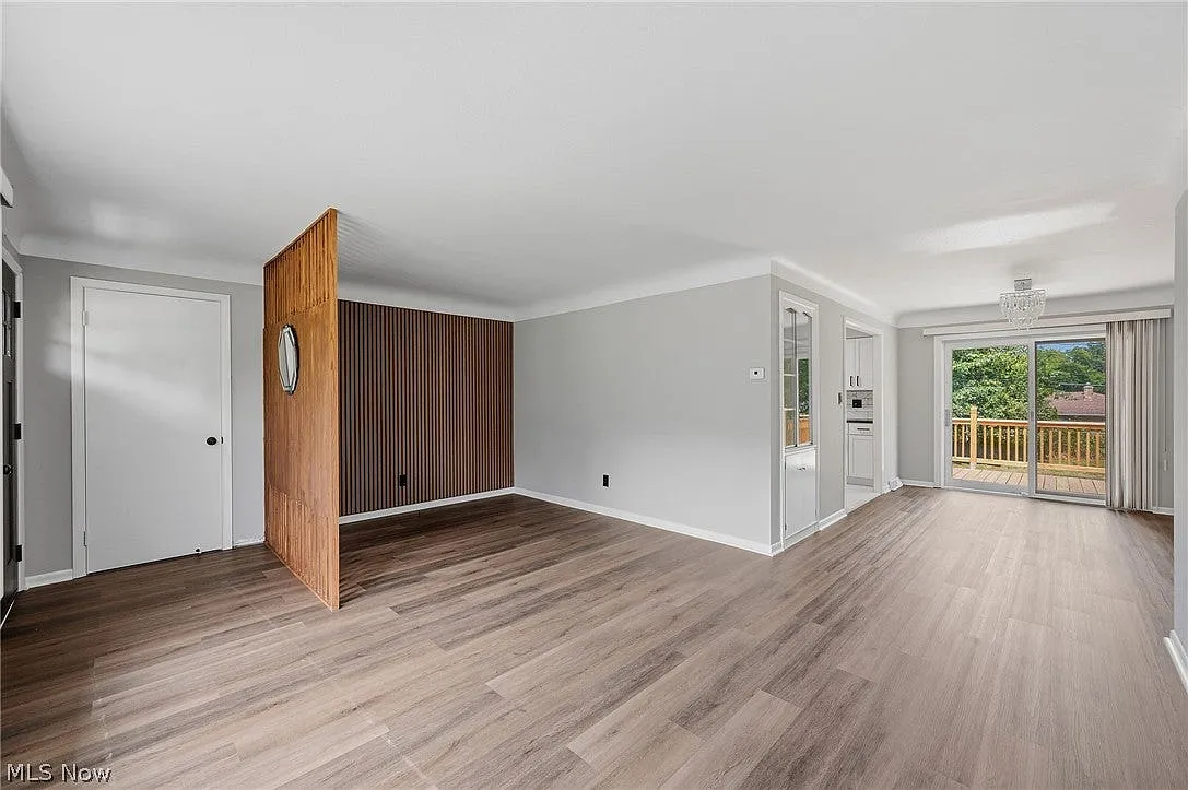 4 bed, 1.5 bath, 1976 sqft, $2,450 — Photo 4