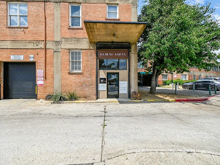 Deep Ellum Lofts — Photo 94